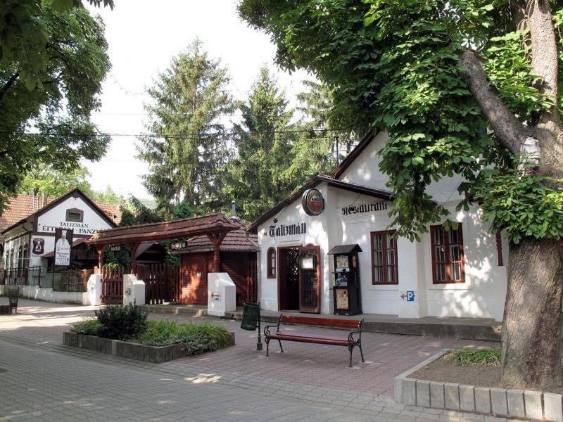 Talizman Etterem Panzio Hotel Miskolc Exterior photo